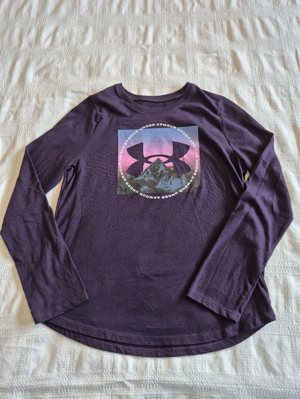 Under Armour girls youth Large purple long sleeve shirt EUC